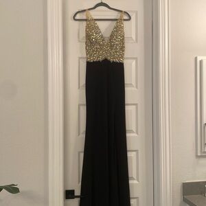 Gorgeous Cache prom dress. Size 4